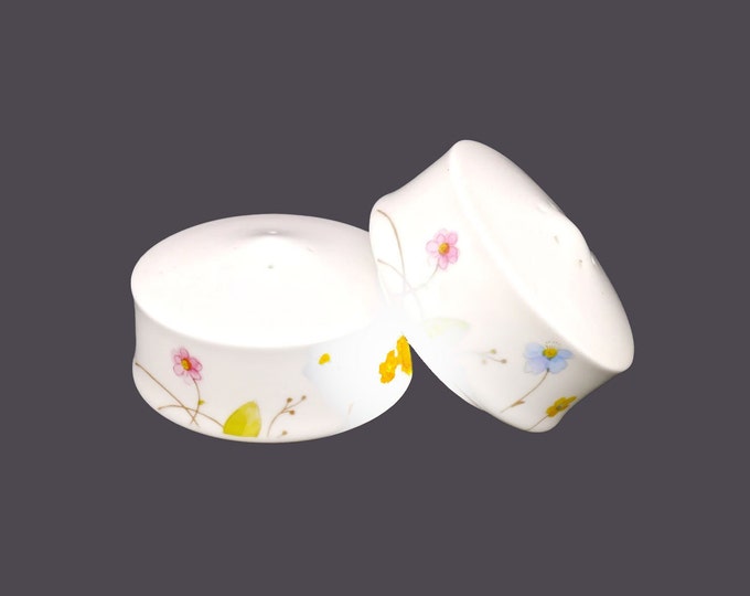 Mikasa Just Flowers A4182 bone china salt and pepper shaker set made in Japan.