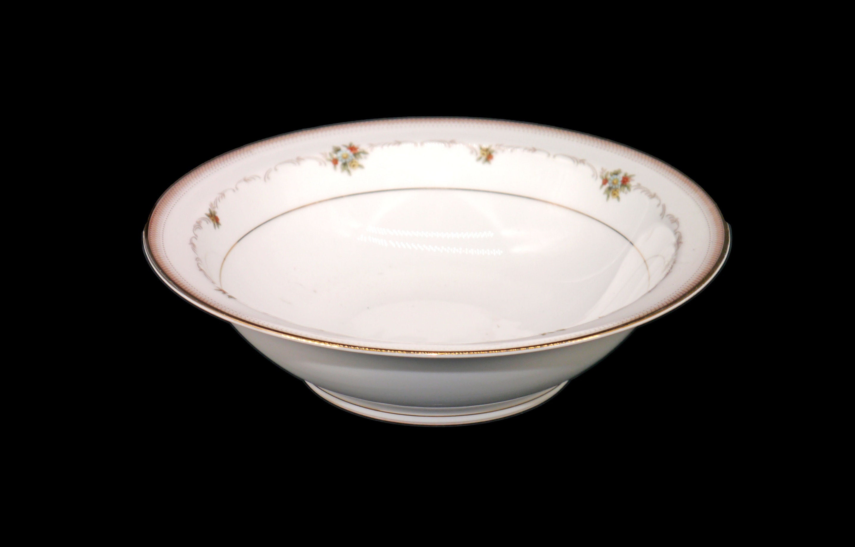 Noritake Joanne 6466 round, rimmed vegetable serving bowl made in Japan.