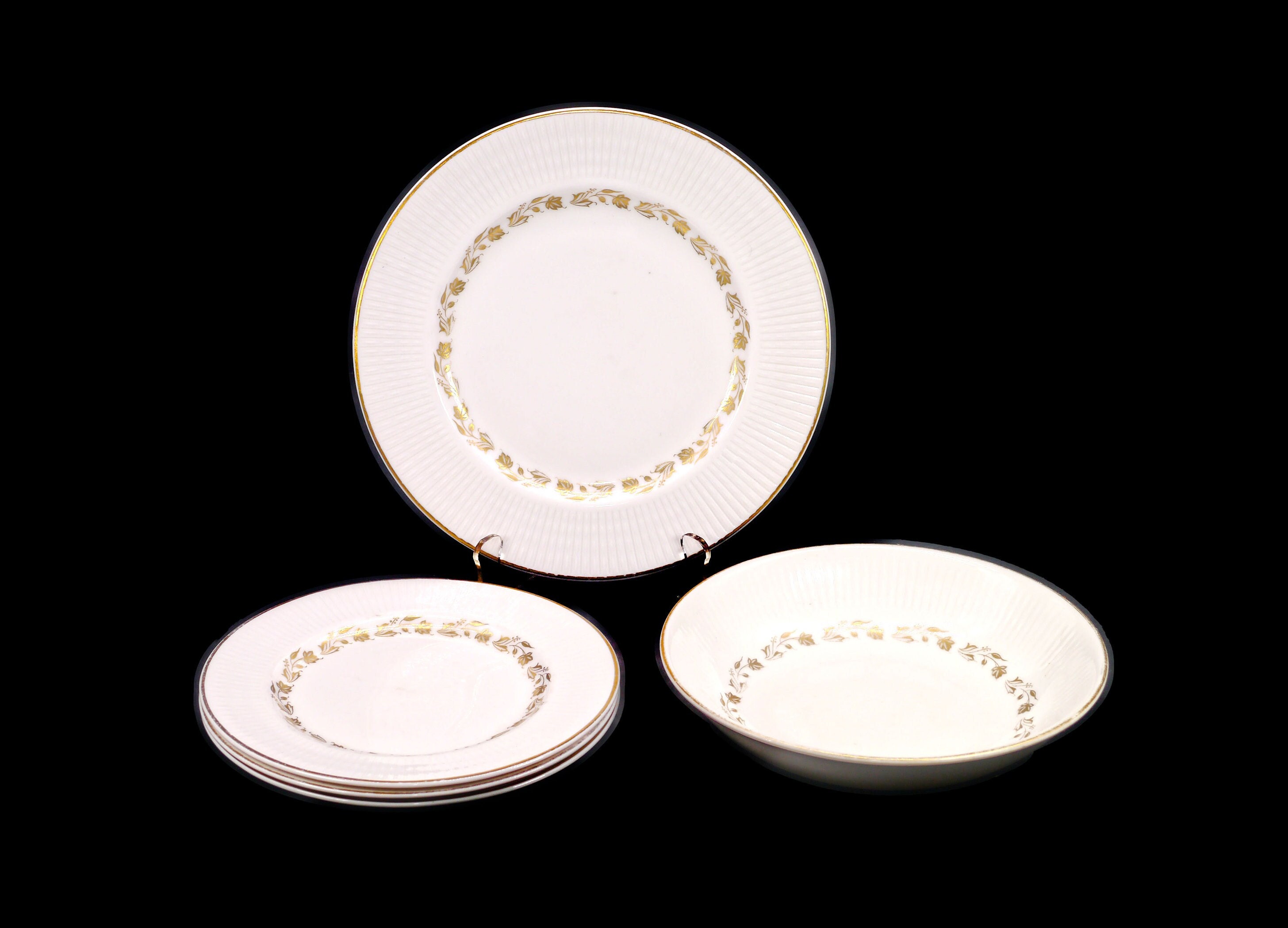 Royal Doulton Fairfax TC1006 bone china tableware made in England. Four