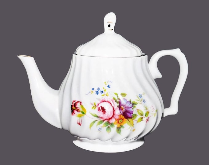 Royal Oak four-cup teapot. Pink roses.