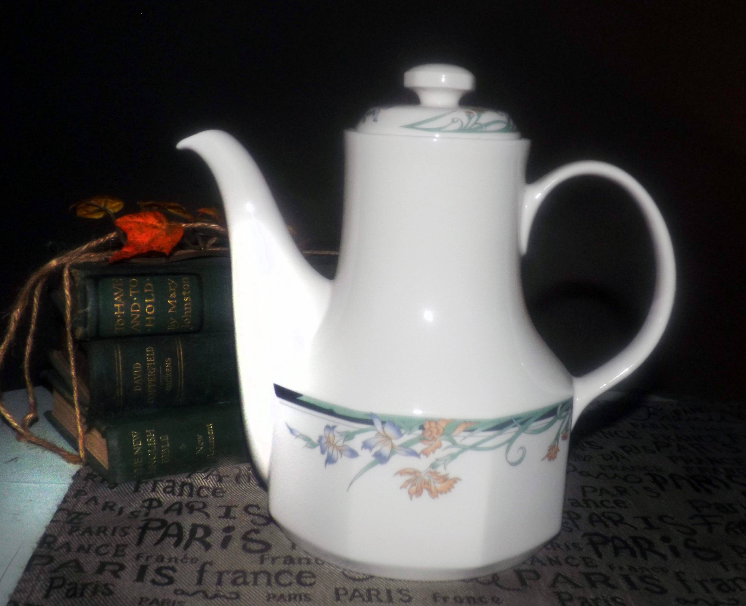 Vintage 1980s Royal Doulton Juno tall coffee pot with lid. Etsy