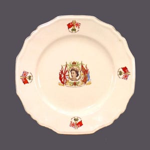 Alfred Meakin 1953 Coronation Queen Elizabeth II commemorative plate: England.