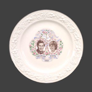 Commemorative plate 1981 Royal Wedding of Charles and Diana. Decorated by Creemore China & Glass.