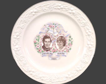 Vintage Commemorative plate 1981 Royal Wedding of Charles & Diana. Creemore China.