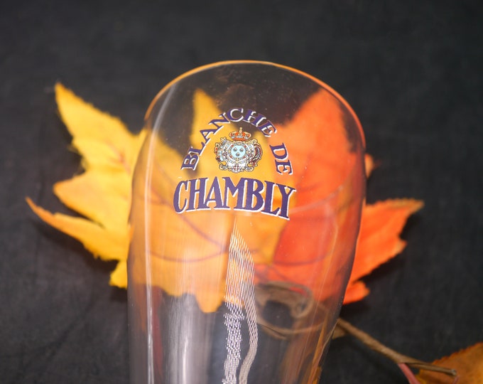 Blanche de Chambly | Unibroue Quebec Canada beer pint glass.  Etched logo, weighted base, commercial quality. Sold individually.