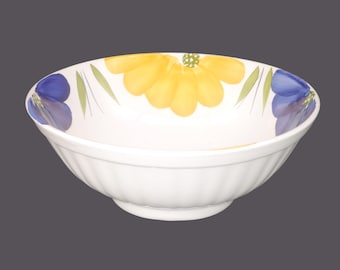 Vintage Maxam Italian Daisy large pasta serving bowl: Italy.
