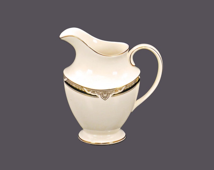 Royal Doulton Andover H5215 large creamer jug. Bone china made in England.