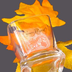 Bicchiere da whisky inciso vintage Crown Royal: articoli da bar anni &#39;80