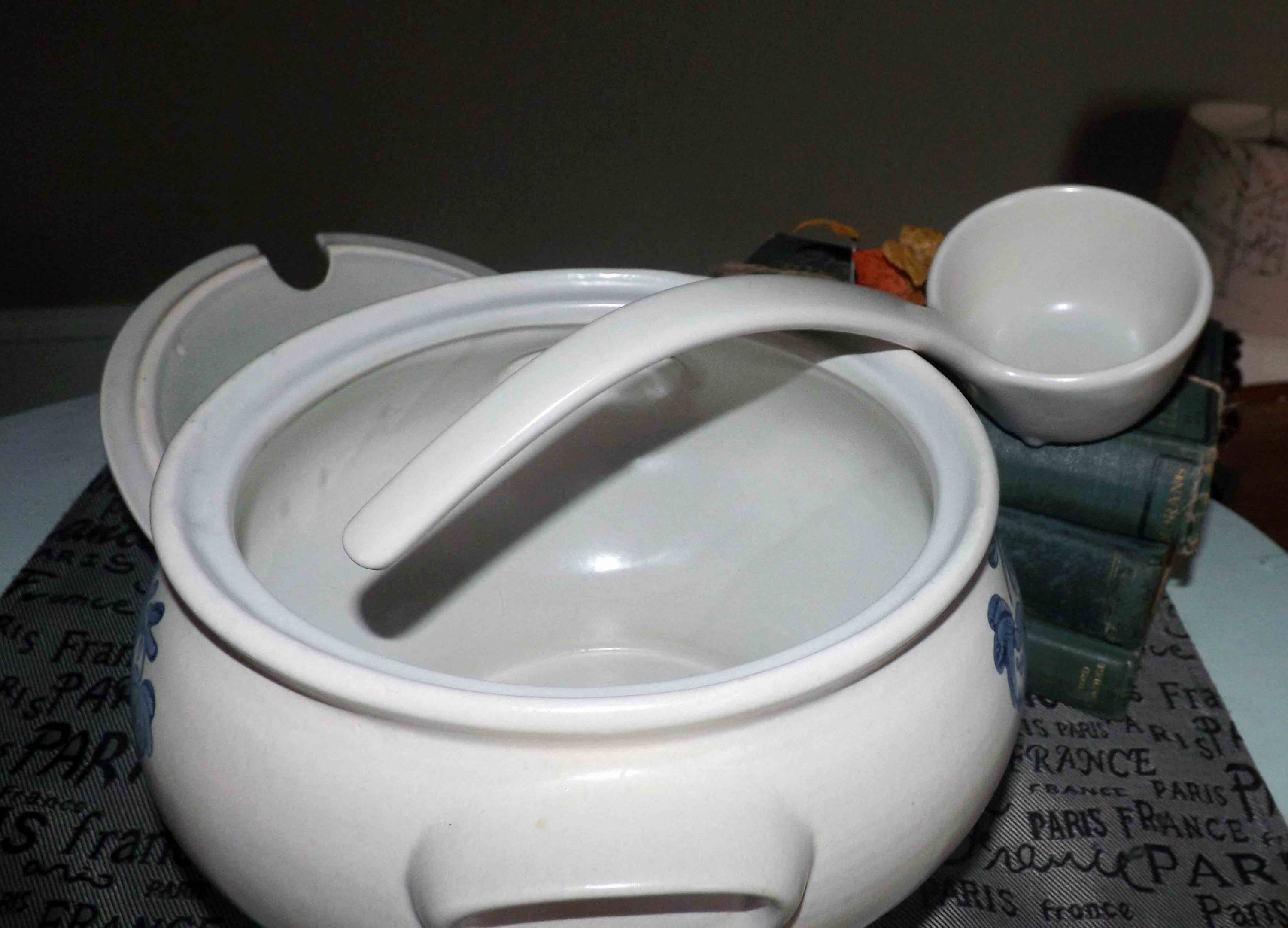 Vintage (1960s) Pfaltzgraff Yorktowne covered stoneware soup tureen with ladle. Made in USA.
