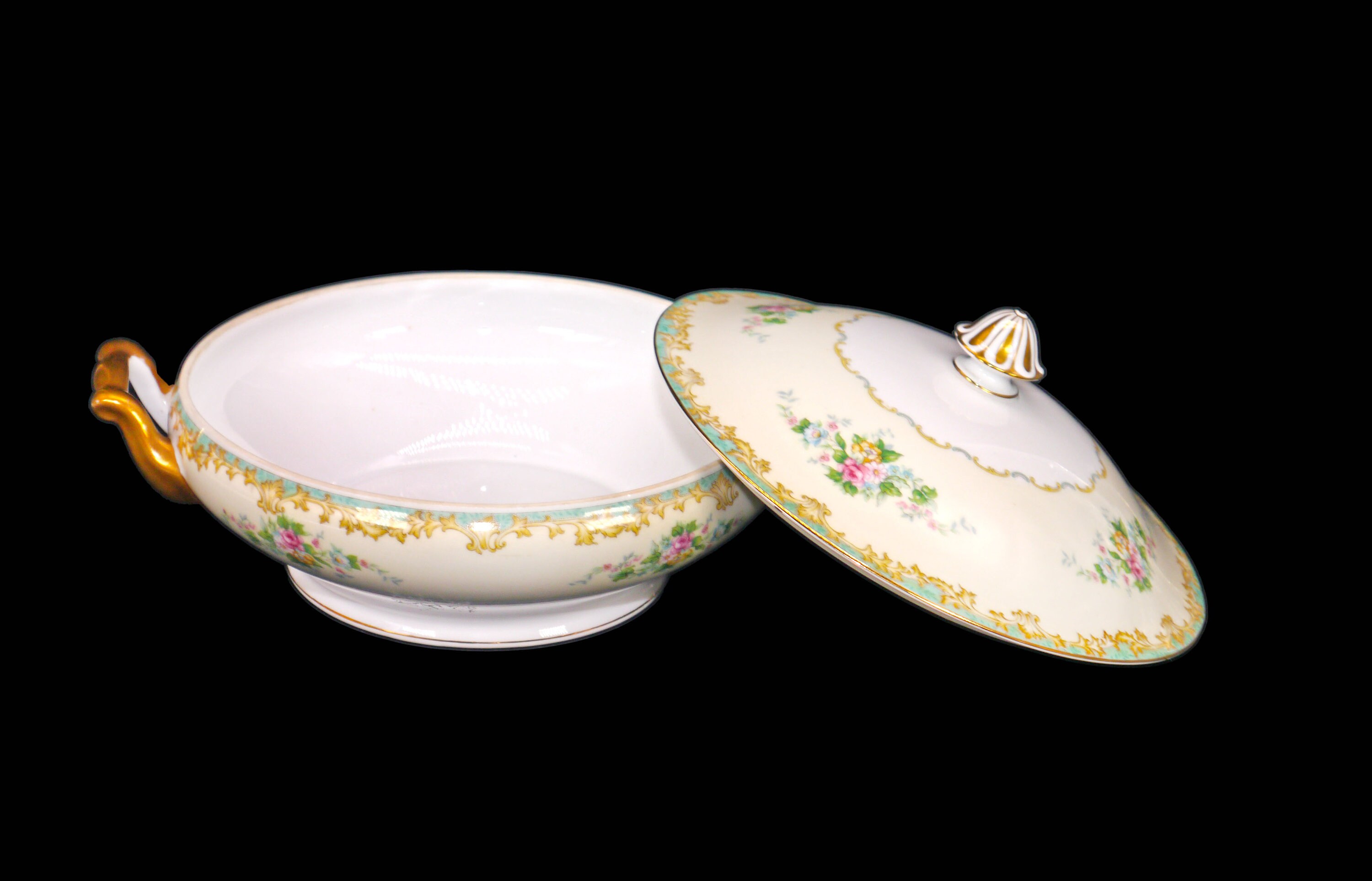 Noritake Morimura handpainted Nippon Adela round covered serving