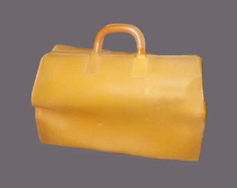 MCM Caramel leather Gladstone-style doctor's bag. Zipper closing, leather handles, brass feet.