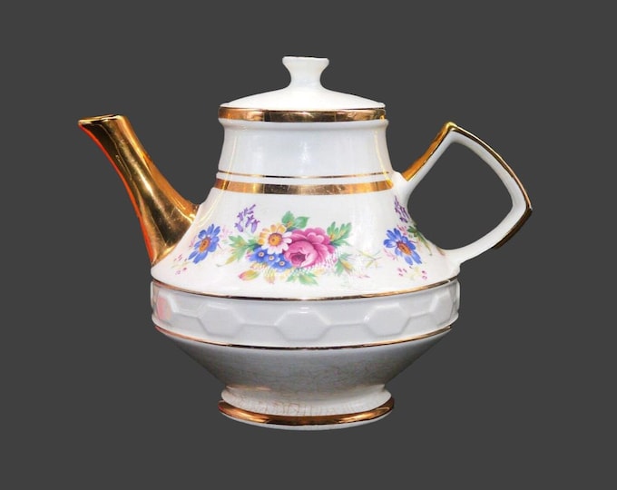 Gibsons England W147 four-cup teapot.