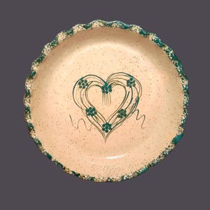 Vintage Three Rivers Pottery Amy Quiche Plate: Green Heart Speckled. American Art Pottery