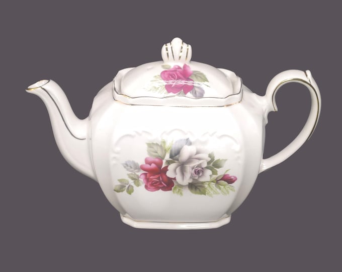 Vintage Sadler 4771 four-cup teapot. Red and pinky white roses. Made in England.