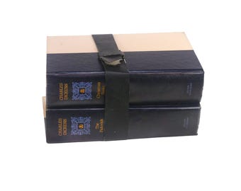 Vintage Charles Dickens Pickwick Papers, Christmas Stories books. Doubleday 1944.