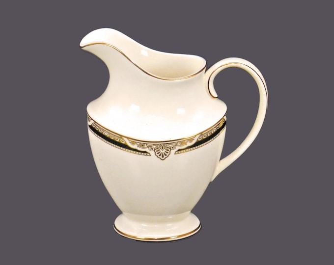 Vintage Royal Doulton Andover H5215 large creamer jug. Bone china made in England.