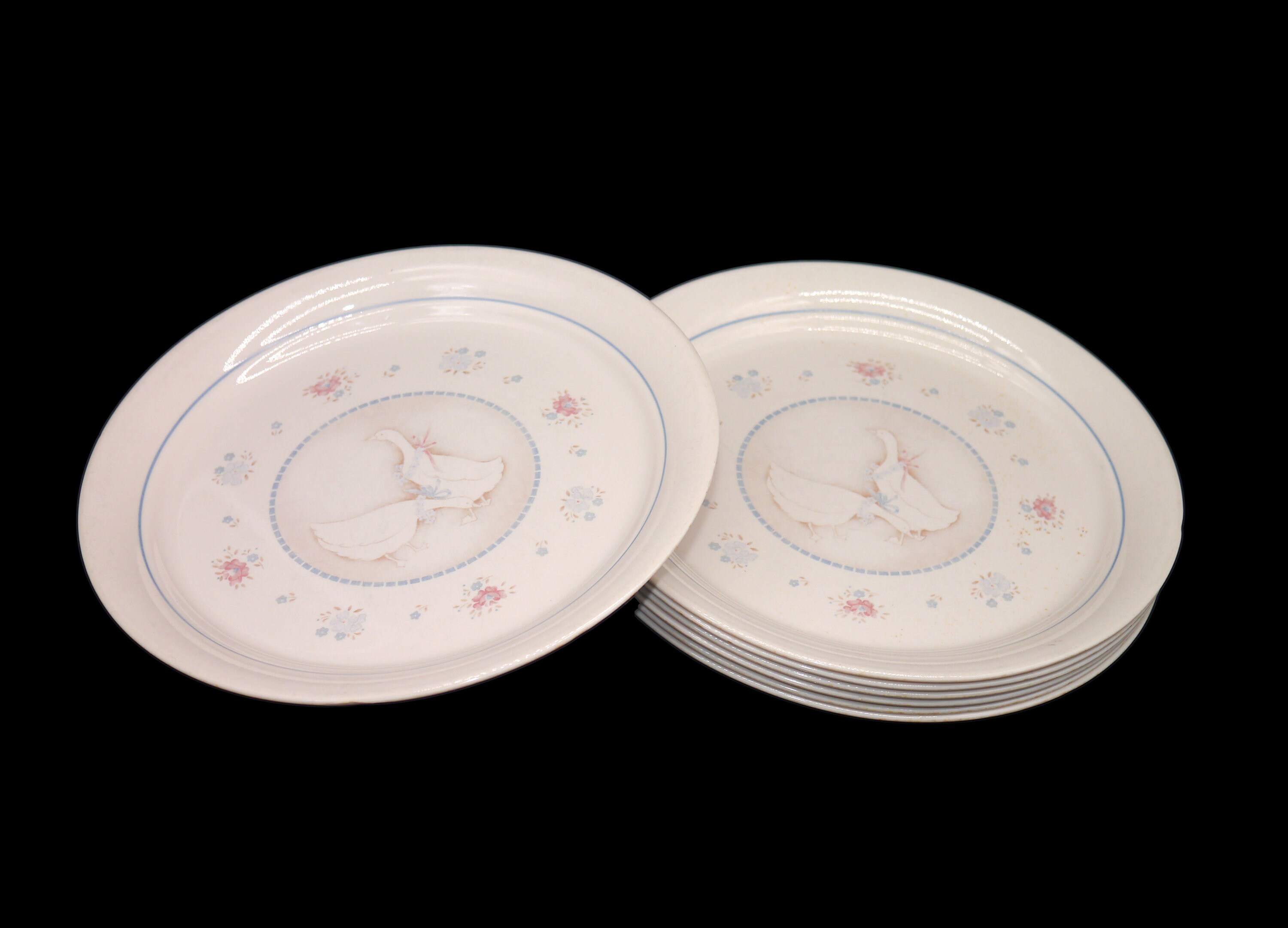 Seven Corelle Corningware Country Promenade dinner plates made in the