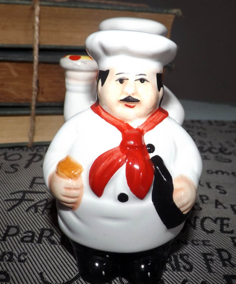 Pizza Chef hand-painted salt /& pepper shaker set Made in Japan late 1950s Original plugs to base. Mid-century