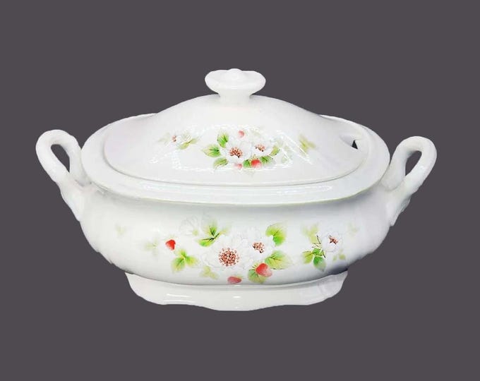 Mikasa Berry Bloom DB007 covered tureen | serving bowl. Dinner at Eight line made in Japan.