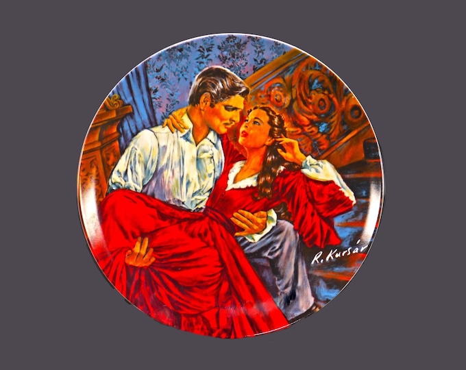 Limited-edition numbered Knowles Scarlett O'Hara Rhett Butler The Finale collector plate. Gone with the Wind series.