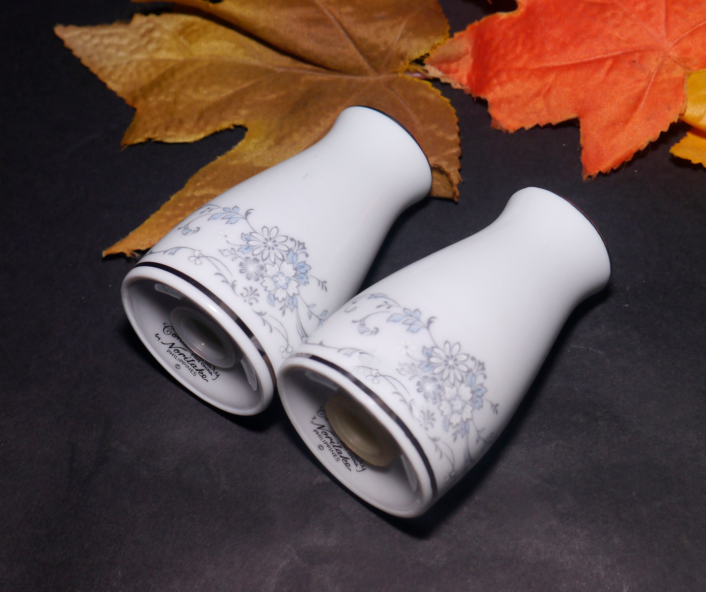 Noritake Fascination salt and pepper shaker set made in Japan.