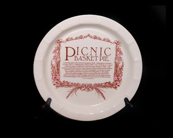 TG Green Cornishware Picnic Basket Pie recipe pie plate made in England.