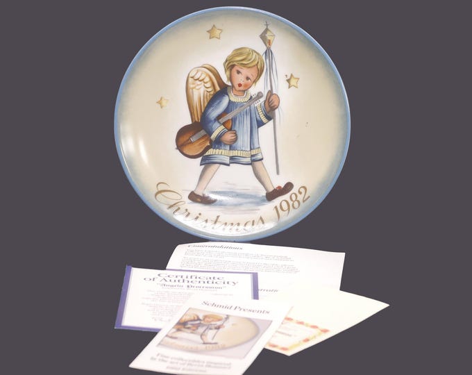 Schmid Berta Hummel Christmas 1982 Angelic Procession collector plate. Original box, COA, inserts, pamphlets. Made in Germany