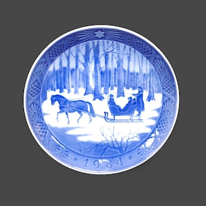 Vintage Bing & Grondahl Jingle Bells decorative Christmas 1984 plate - Denmark.