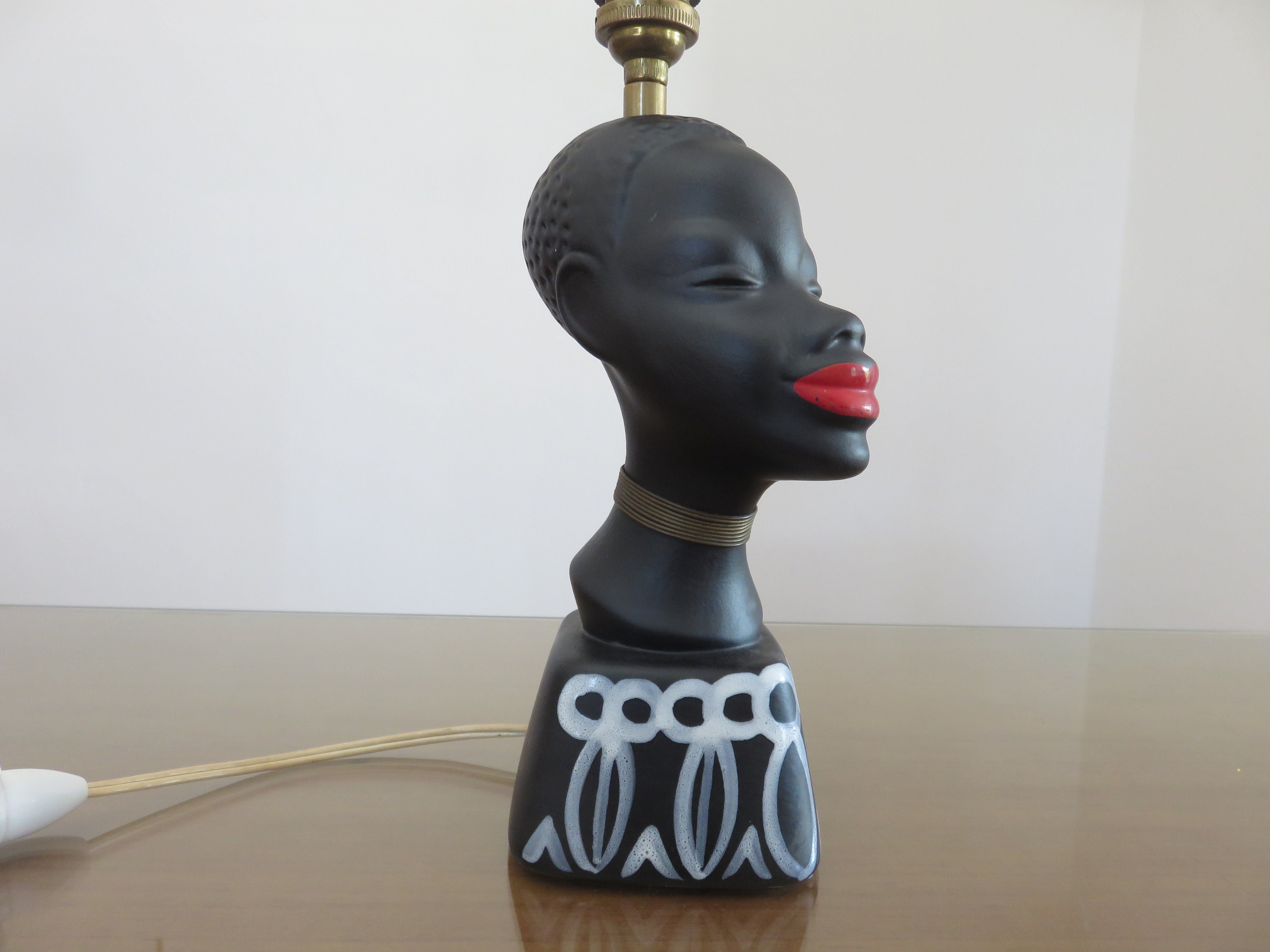 Lampe Femme Africaine en Céramique Noir Mat
