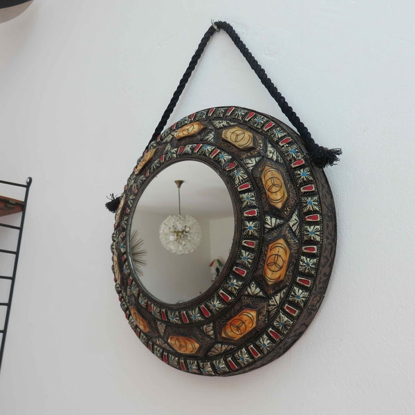 rare miroir mural, rond, oriental, Marocain, Ethnique, en métal et os mid century 1960 1970 60's 70's vintage old Moroccan, Ethnic mirror