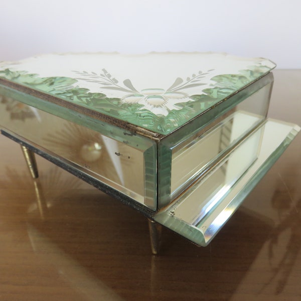 ancienne boite à bijoux, tripode, en miroir biseauté, forme piano mid century 1950 1960 50's 60's vintage beveled mirror piano jewelry box