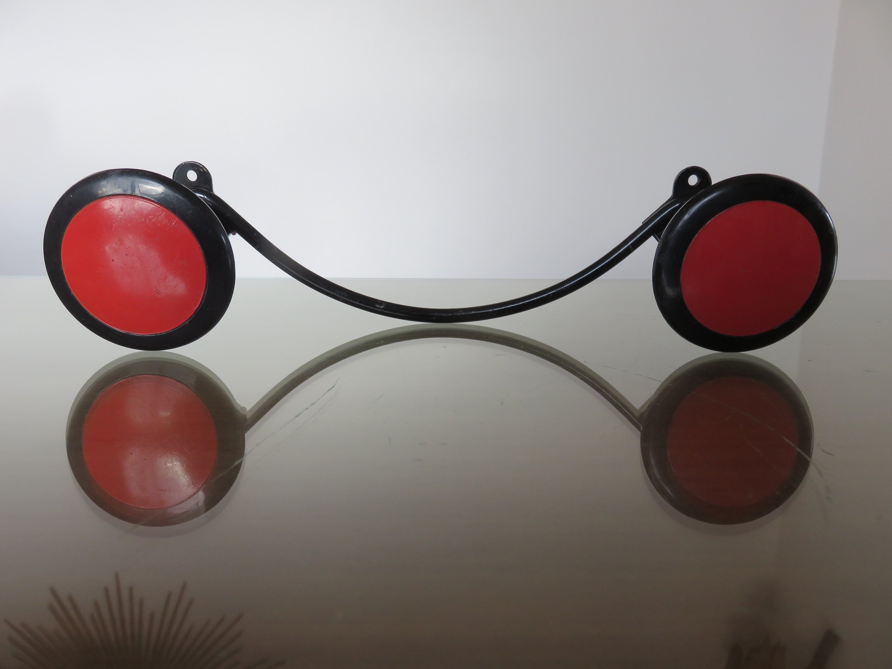 Porte Manteau Mural, 2 Patères en Bakélite et Métal Rouge Mid Century 1950 1960 50's 60's Deco Vinta