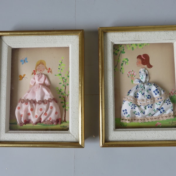 rare paire de cadres " petites filles modèles " signés, robes en tissu mid century 1950 1960 50's 60's old vintage French small girls frames
