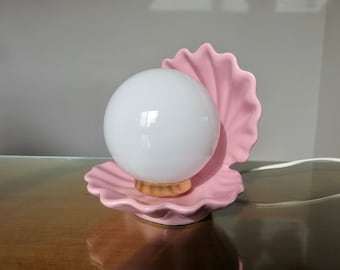 Lampada vintage anni &#39;70 in ceramica rosa pallido e conchiglia opalina bianca