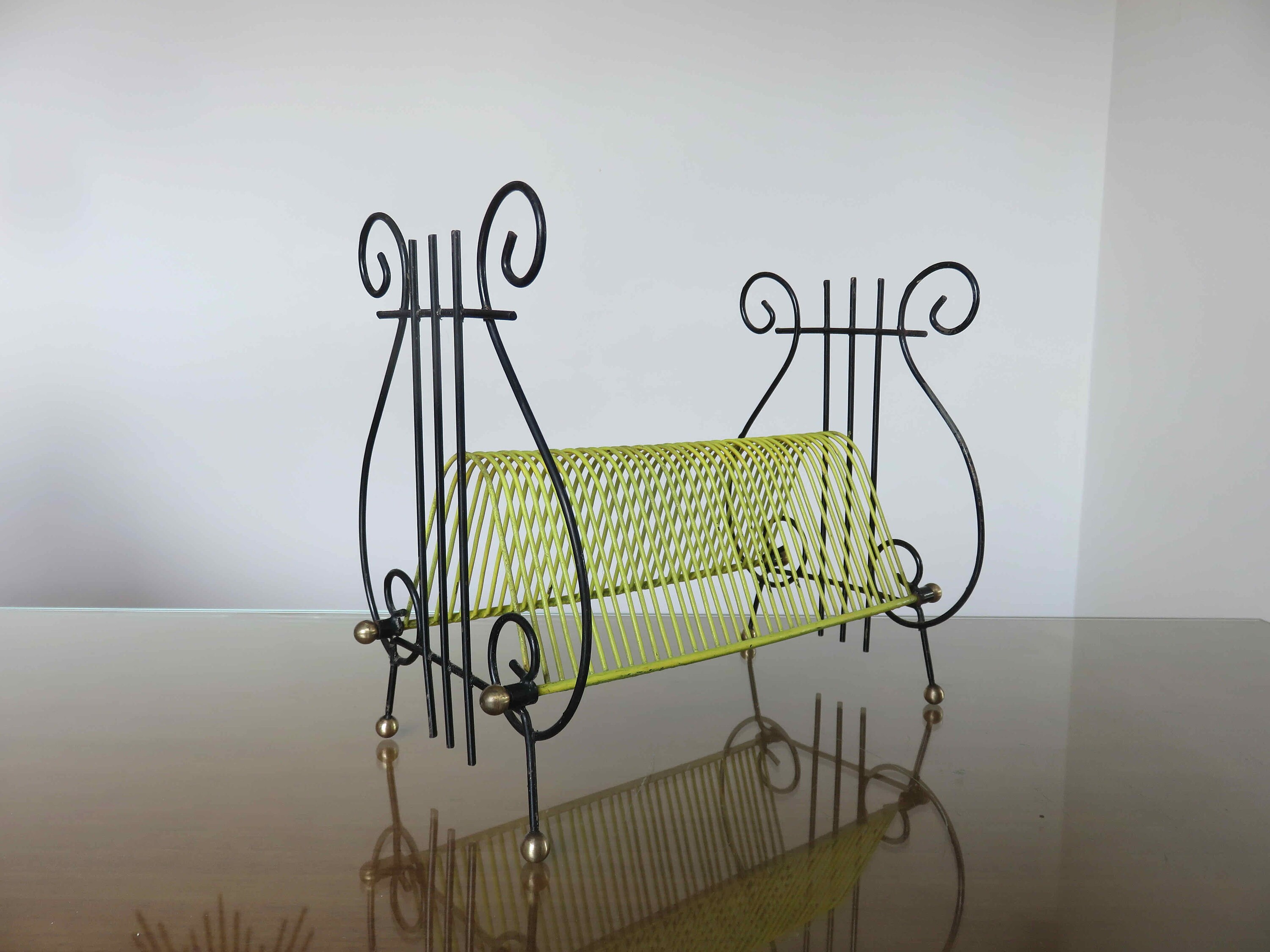 Vinyl record rack "LYRE" yellow and black lacquered metal, mid-century brass balls, typical 1950 1960 50's 60's vintage French vinyl records rack