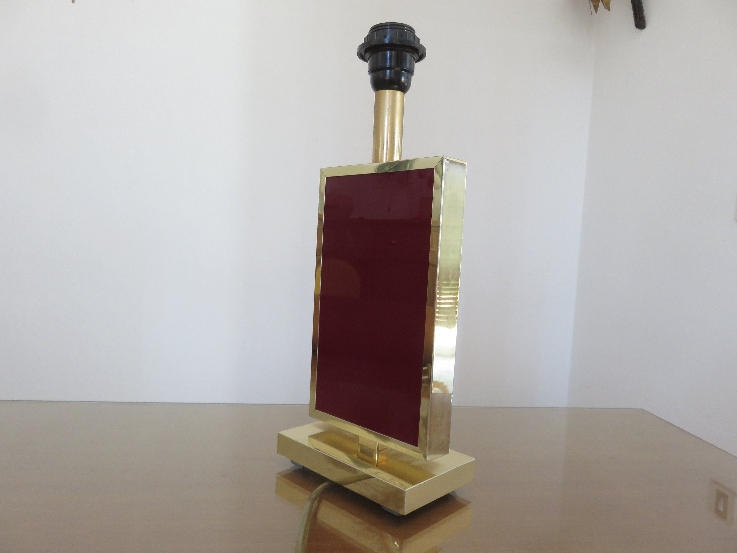 Lampe en Laiton et Plexiglas Opaque Couleur Bordeaux 1970 70's Vintage French Brass & Plexiglass Lam