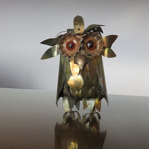 sculpture, owl, brutalist, sheet metal, in the style of Curtis JERE 1970 70&#39;s old vintage sheet metal brutalist sculpture owl