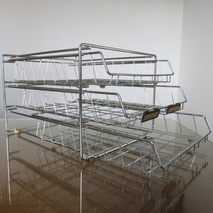 GRIESHABER Niemcy taca na pocztę, chromowany metal, 3 koszyki, fabryka, przemysłowa, połowa XX wieku, lata 60. XX wieku, 60. XX wieku, 70. XX wieku, chromowana, do porządkowania poczty