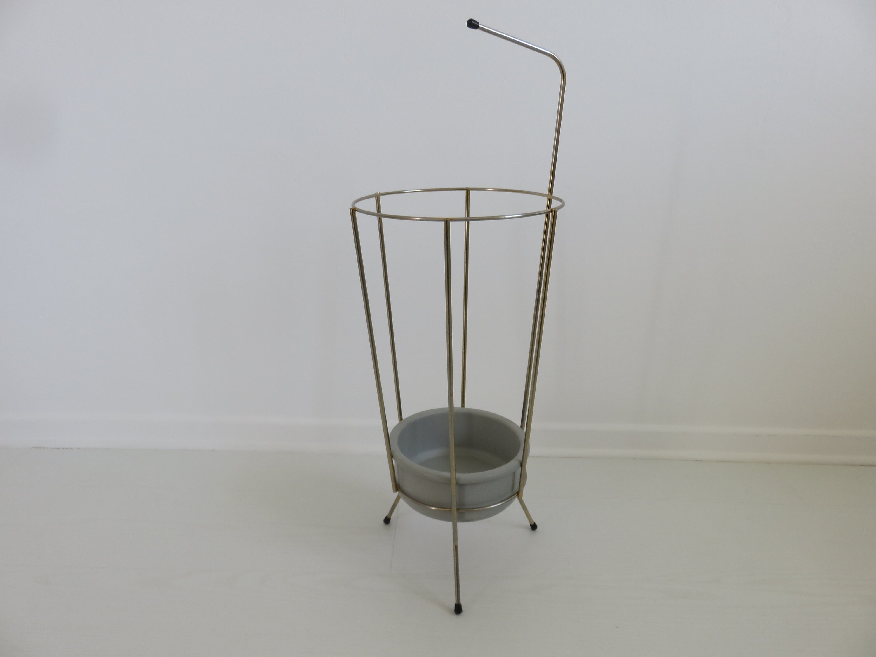 Porte Parapluie Tripode, en Métal, Réceptacle Terre Cuite Mid Century 1950 1960 50's 60's Vintage Fr