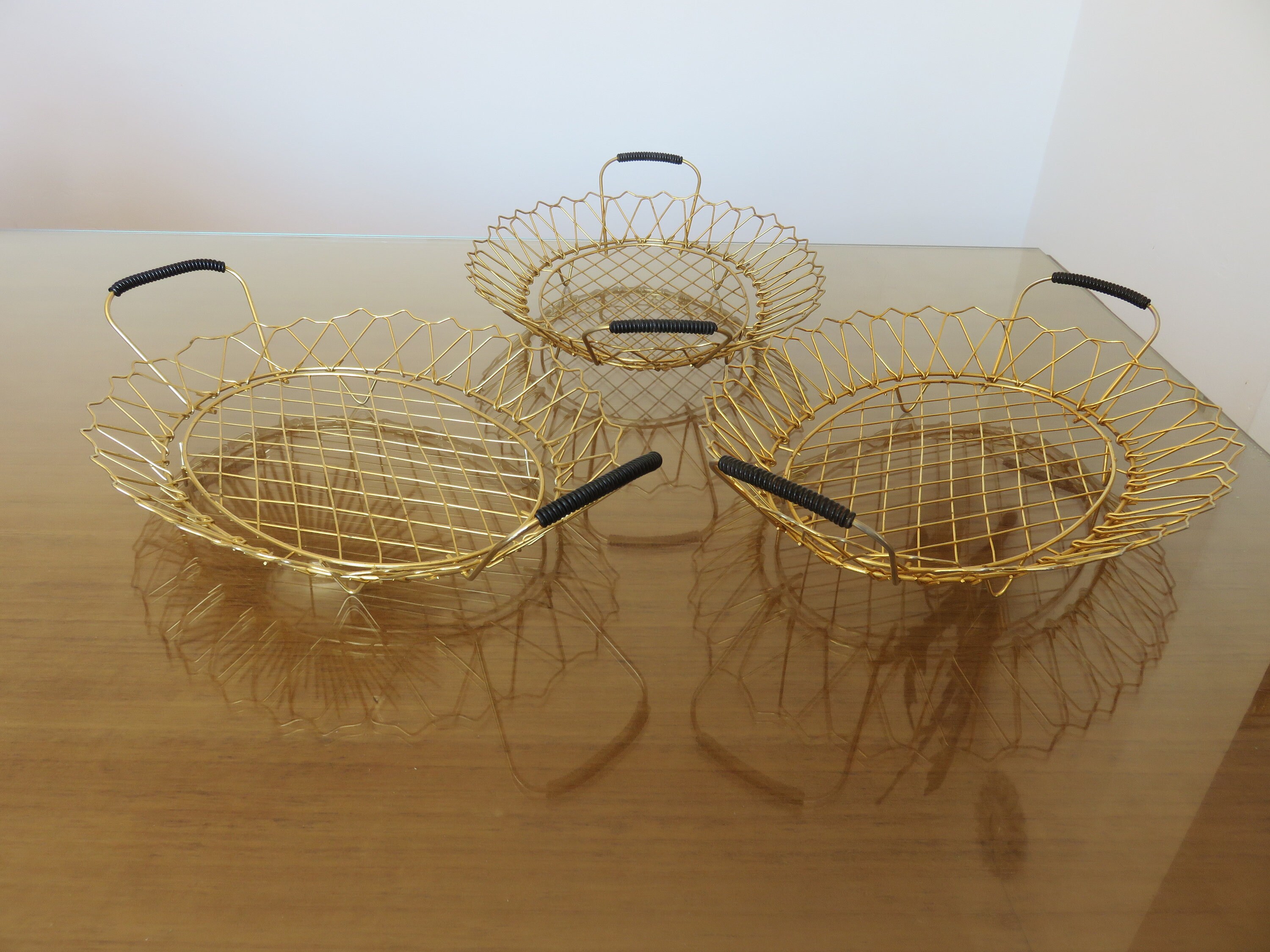 Série de Corbeilles à Fruits, en Métal Doré et Scoubidou Noir Mid Century 1950 1960 50's 60's French