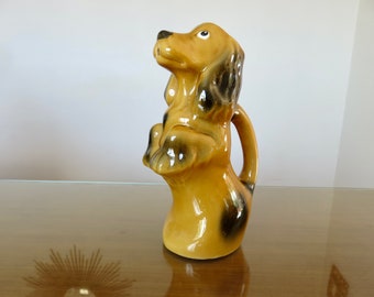 Brocca "DOG" in ceramica francese, slip della metà del secolo 1960 1970 anni '60 e '70 brocca in ceramica "DOG" francese vintage