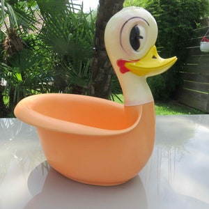 GILAC &quot;CANARD&quot; children&#39;s chamber pot, mid century 1960 60&#39;s vintage children&#39;s bedroom pot
