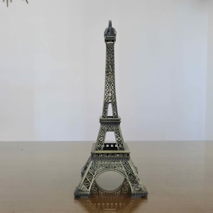 Torre Eiffel de metal, lembrança de PARIS França 1960 1970 anos 60 70 vintage de meados do século Torre Eiffel francesa lembra Paris