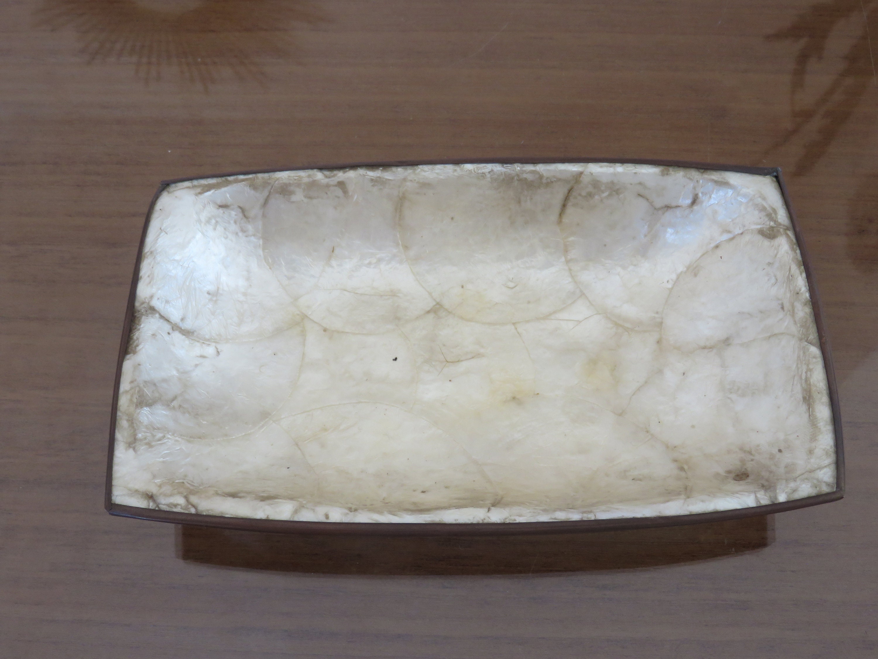 Coupelle, Vide Poche, en Nacre Blanche et Laiton, Mid Century 1960 1970 60's 70's Old Vintage White