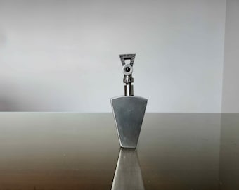 Antica bottiglia di profumo Art Déco, SHEFFIELD PEWTER, realizzata in Inghilterra, anni 1910-1920, vecchia bottiglia di profumo vintage in alluminio