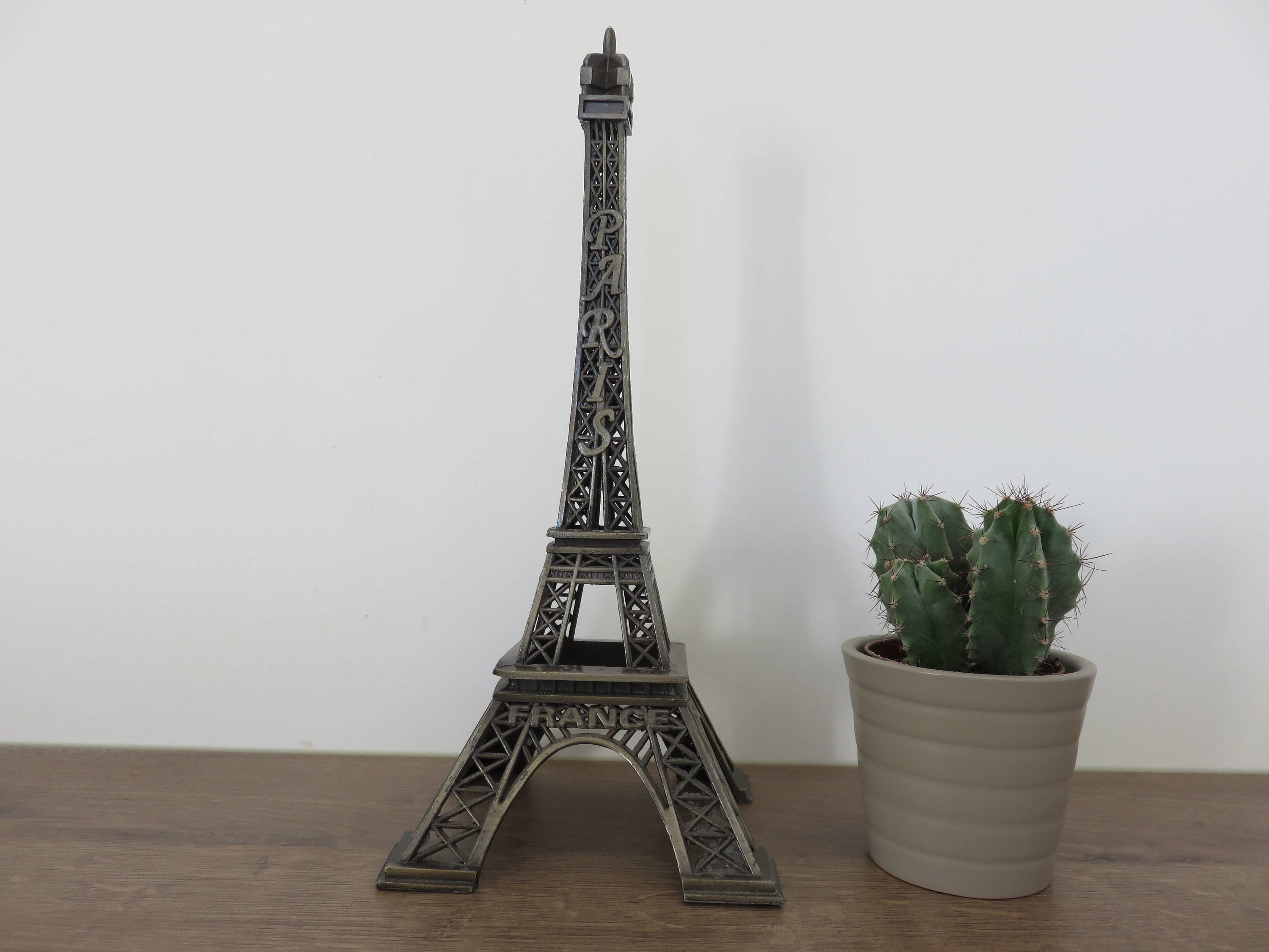 Tour Eiffel en Métal 1960 1970 60's 70's Mid Century Souvenir de Paris France Old Vintage French Met