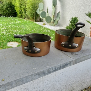 Ensemble de 2 casseroles en cuivre martelé, très lourdes 3,350 kg, fabrication française 1930 30's 1940 40's old vintage copper pot