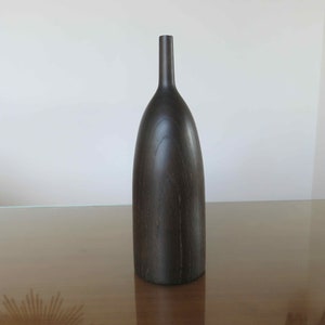 Vase, soliflore, in ebonized oak, sculpture, mid century 1960 60's vintage French ebonized oak vase