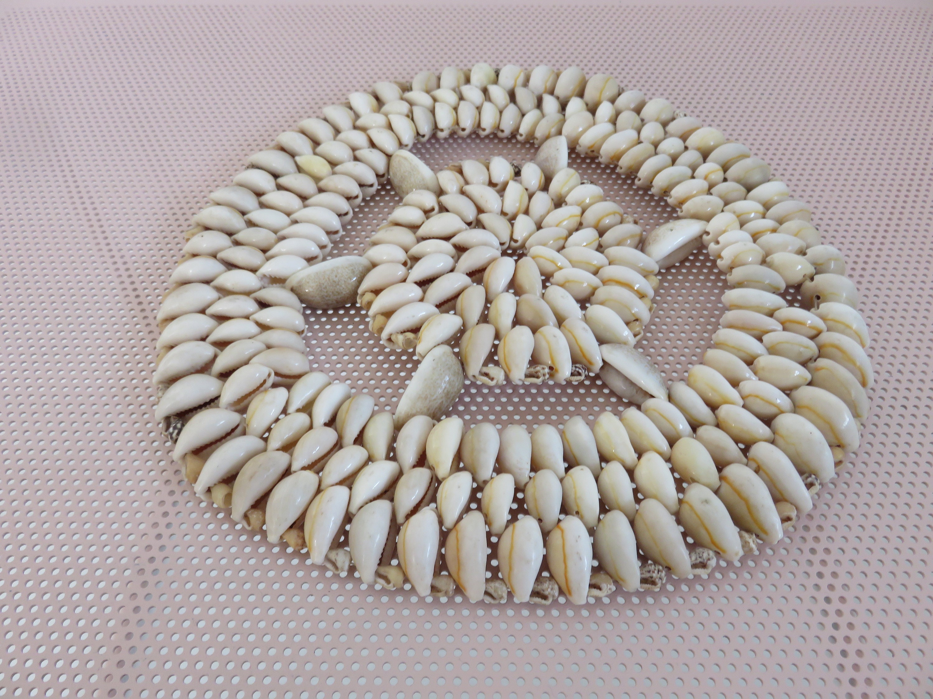 Dessous de Plat, Napperon, en Coquillages 1970 70's Vintage Shell Trivet