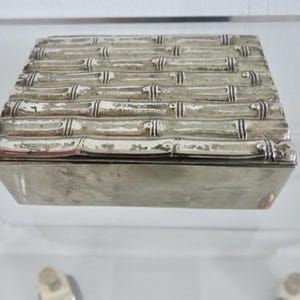 MARIA PERGAY, scatola per sigarette, metallo argentato, decoro in bambù, 1970 Scatola per gioielli francese vintage anni '70 placcata in argento, scatola per sigarette